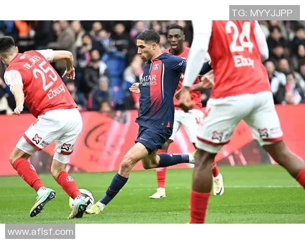 欧冠惊喜：巴黎圣日耳曼逆转AC米兰帽子戏法点燃全场激情